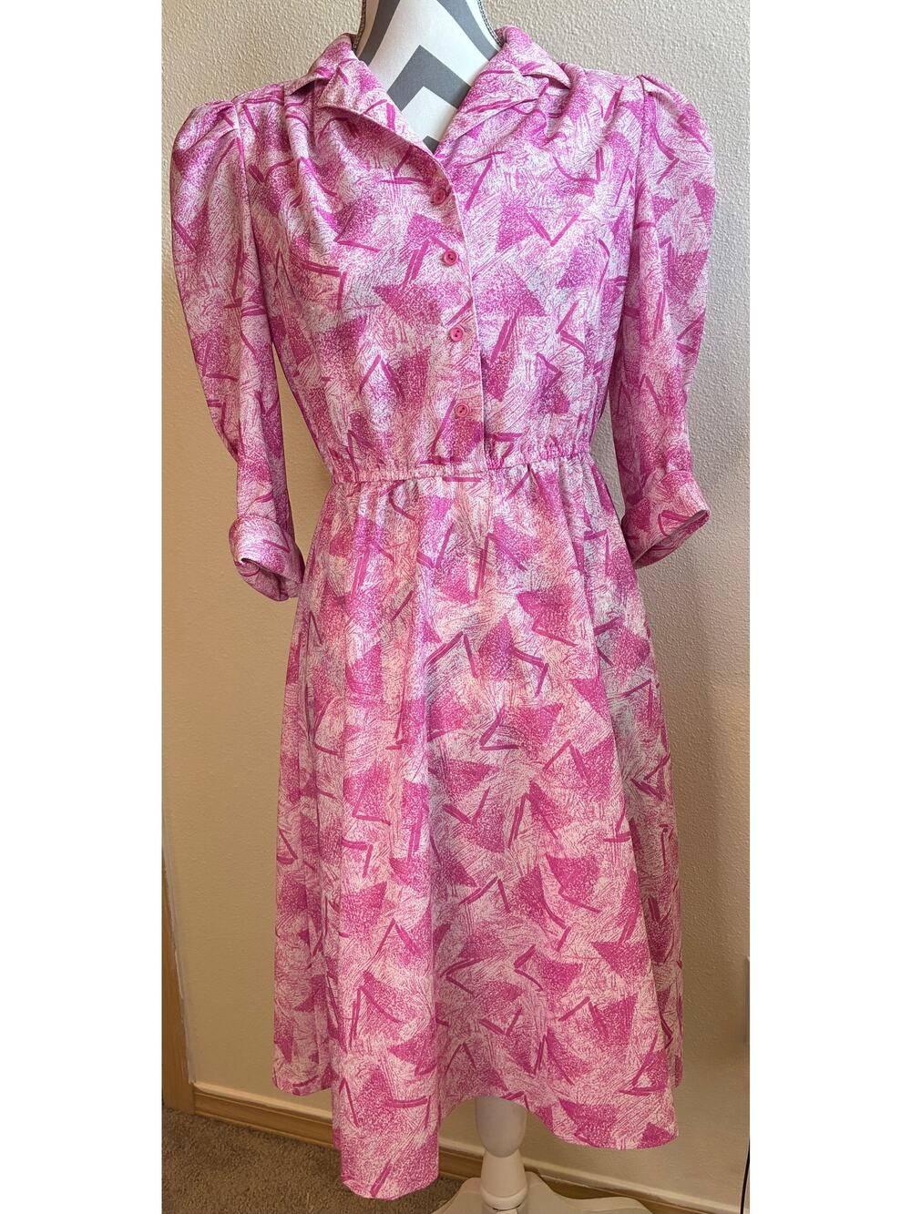 VTG CALIFORNIA LOOKS | 1980s Dress Pink & White Geo Print Puff Sleeve | Medium